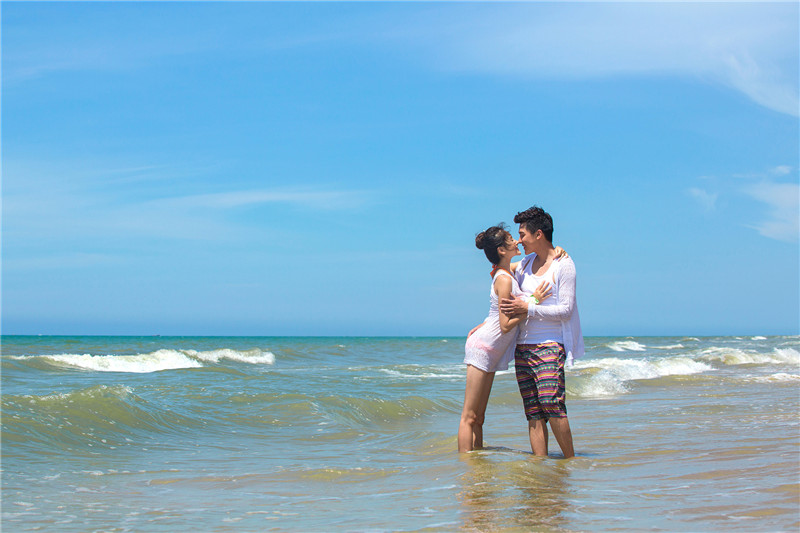 想在三亚拍好婚纱照摄影是关键,三亚旅拍婚纱照拍摄技巧与方法