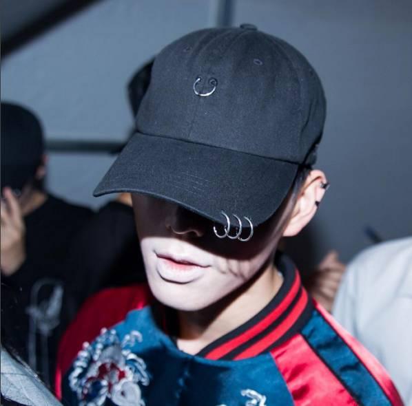 杨幂吴亦凡陈伟霆唐嫣等明星街拍最爱戴的棒球帽，竟来自这些潮牌，你知道几个？