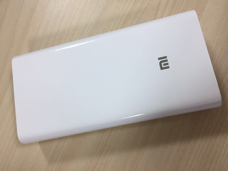 新买的移动电源充不进去,新买的移动电源先用完再充么