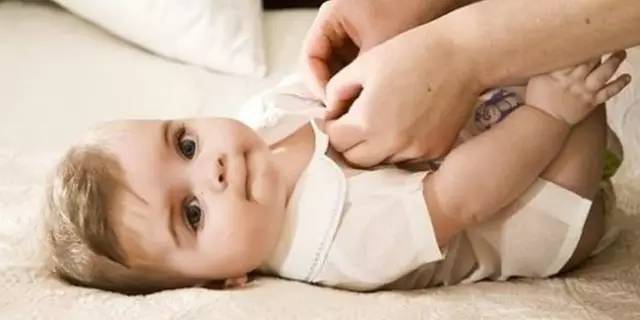 荧光灯怎么检测衣服是否有荧光剂,用紫光灯照衣服满荧光是咋回事