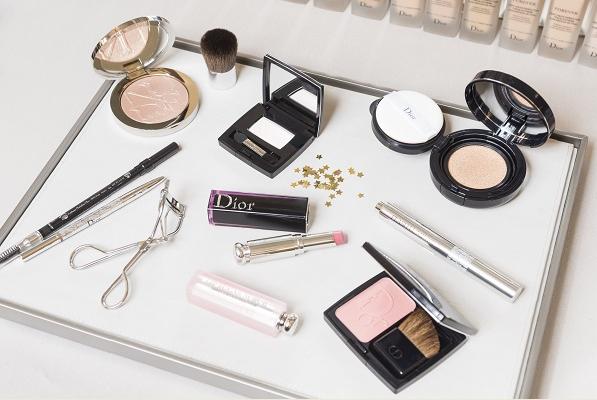 夏日妆容容易斑驳怎么办,夏日妆容教程冰透