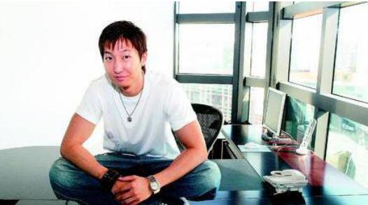 成龙大哥有多低调,成龙的大哥宝刀未老