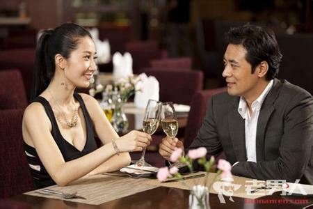 妻子落后了，男人你明智的做法就是帮一帮她