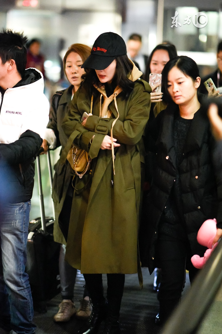 杨幂吴亦凡陈伟霆唐嫣等明星街拍最爱戴的棒球帽，竟来自这些潮牌，你知道几个？