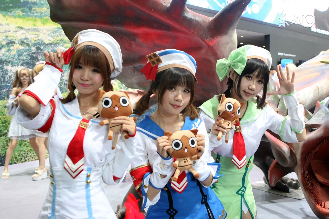 逗比搞笑：厂里刚来了一漂亮妹子，我和同事打赌谁先能让那妹子说喜欢你，输了请吃饭