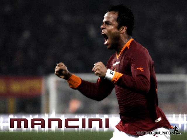 足坛历史最伟大的十大球星,足坛历史惯用左脚的十大球星