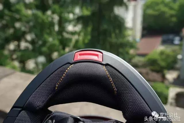 舒伯特揭面盔评测,舒伯特c4pro和agv揭面盔哪个好