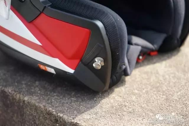 舒伯特揭面盔评测,舒伯特c4pro和agv揭面盔哪个好