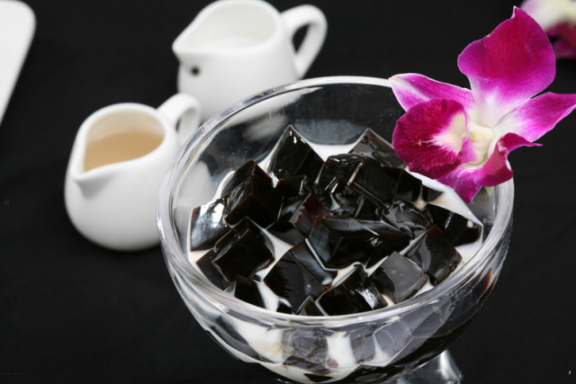 老婆饼里没老婆，龟苓膏中有没有“龟”