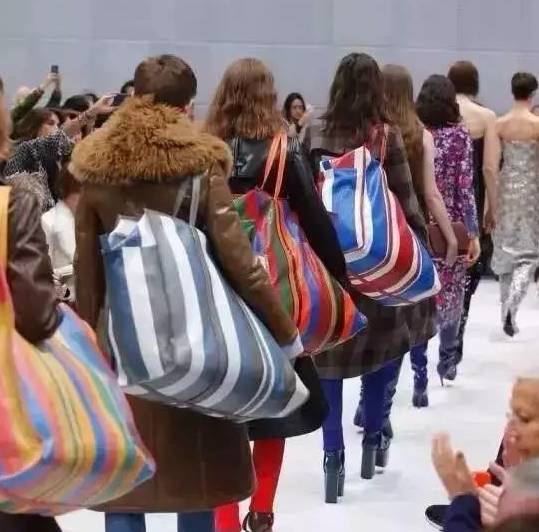 神吐槽丨“爸，我没钱了！”“滚，4000多买的塑料凉鞋先给我退了～”