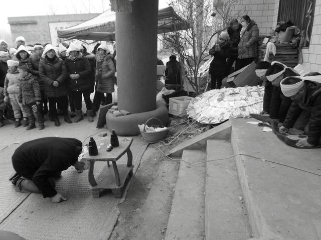 不一样的丧葬习俗,十大令人震惊的可怕丧葬习俗