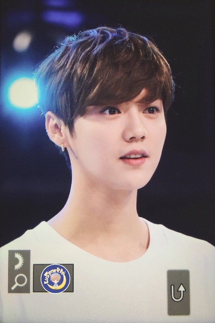 鹿晗嘟嘴卖萌图片,鹿晗撅嘴笑