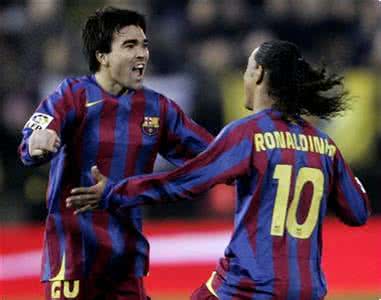 他在波尔图受崇拜、在巴萨受尊重，他成就了穆里尼奥、成全了小罗