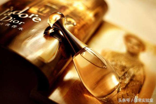 单身多年！老子终于靠这瓶香水把女神追到了手（评论送耳机）