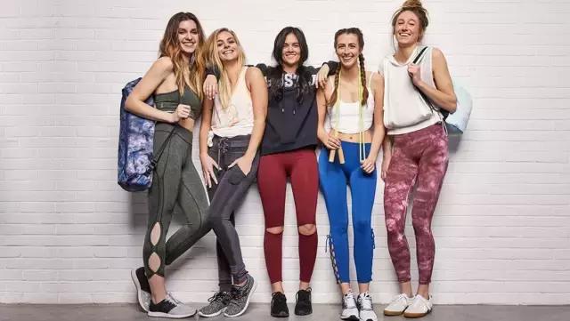 阿迪达斯耐克运动服,耐克和阿迪达斯哪个运动服好