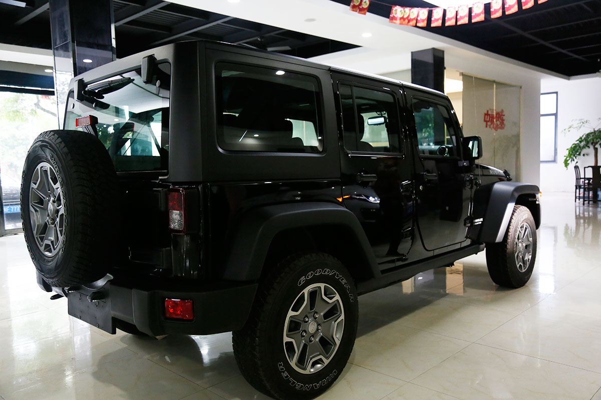 牧马人越野车二手车柴油版,2018牧马人到店高清实拍