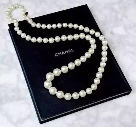 奢侈品珍珠项链假珍珠,假珍珠项链衣服配饰
