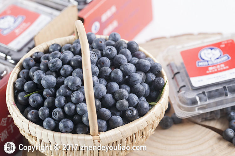 蓝莓有草味是不是坏了,蓝莓有核的是假的吗