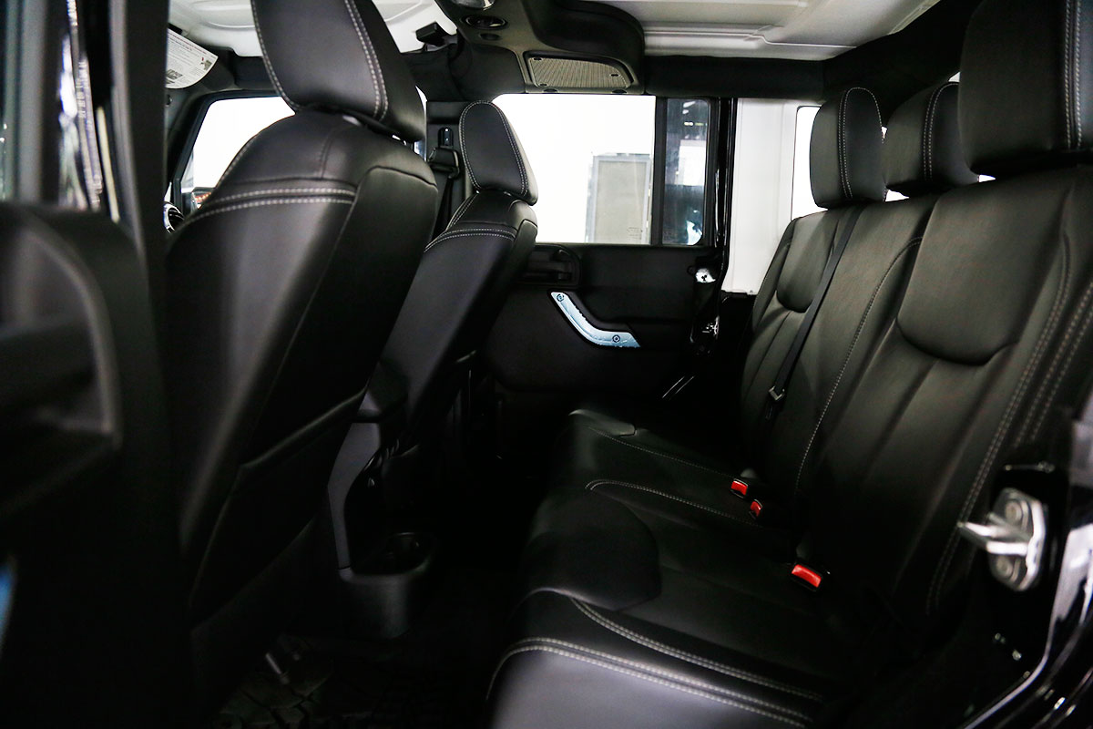 牧马人越野车二手车柴油版,2018牧马人到店高清实拍