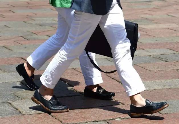 男人穿袜子关注什么卫生,男人夏天穿肉色袜子好吗