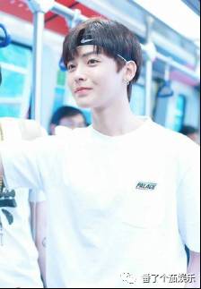 侯明昊鹿晗撞脸视频,侯明昊和鹿晗长得很像