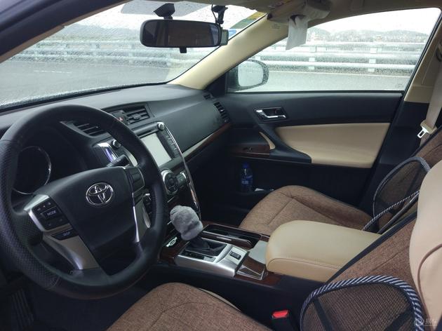 丰田锐志车主吐槽油耗太高,锐志车的评价