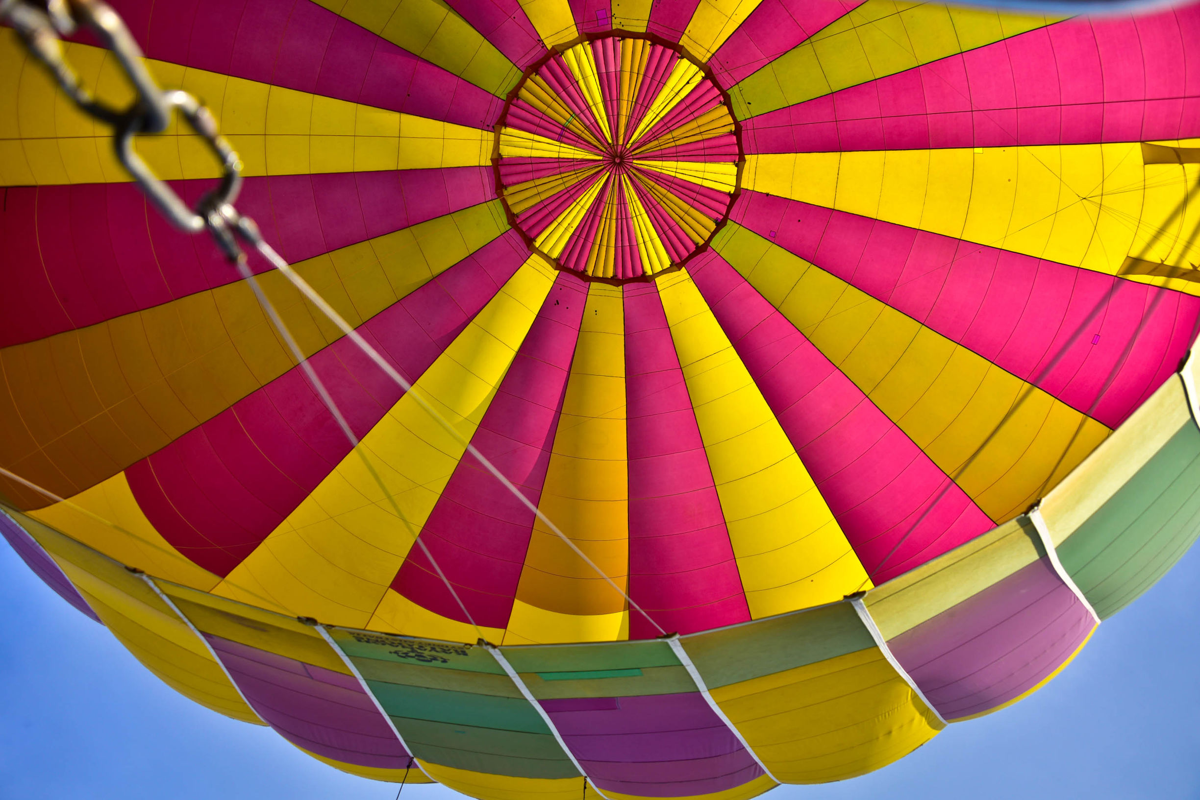 在猎人谷邂逅美酒和热气球