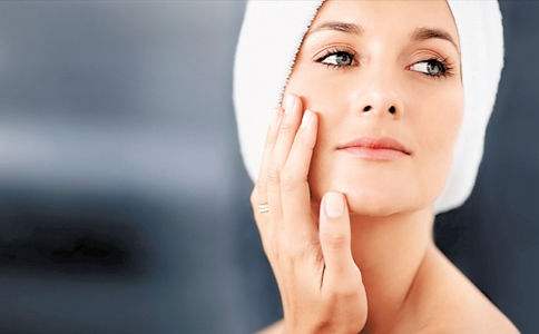 皮肤暗黄毛孔粗大有黑头怎么办,毛孔粗大有黑头皮肤暗黄怎么改善