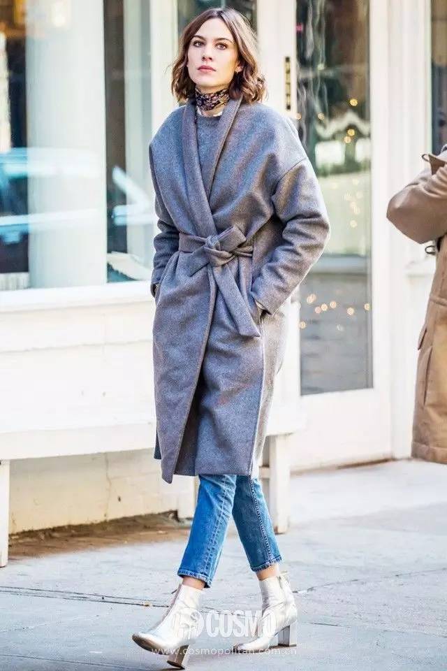 紧身牛仔裤都过时了你还穿