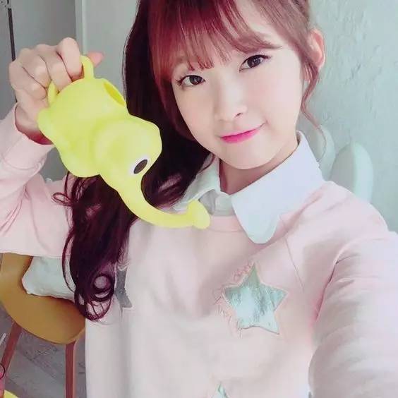 小眼睛女生深情吗,没有人喜欢小眼睛的女生吗