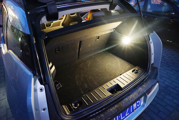 扫码式的共享汽车,扫码的共享汽车