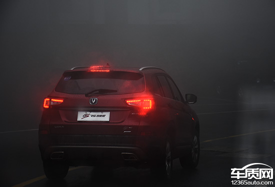 18款1.5t长安cs75试驾,1.8t长安cs75试驾点评