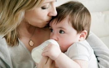 每次吃完就大便,宝宝每次吃完奶就尿需要换吗