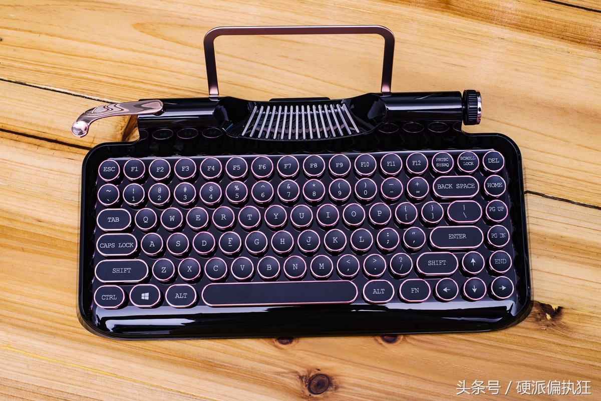 樱桃有一款铁的机械键盘,樱桃新款机械键盘