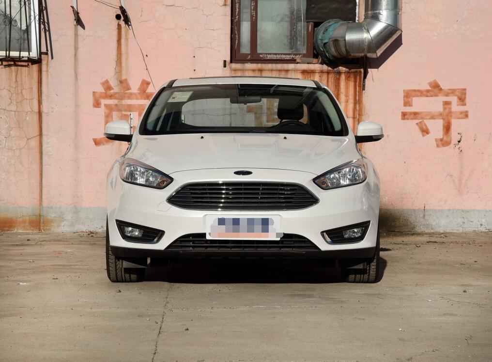 2017款福克斯1.6两厢手动挡油耗,2012款福克斯自动风尚三厢1.6油耗