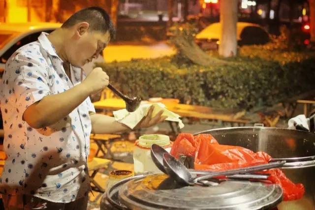这才是淮北该有的深夜食堂故事：总有个地方治愈失眠