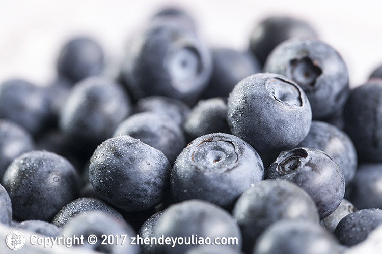 蓝莓有草味是不是坏了,蓝莓有核的是假的吗