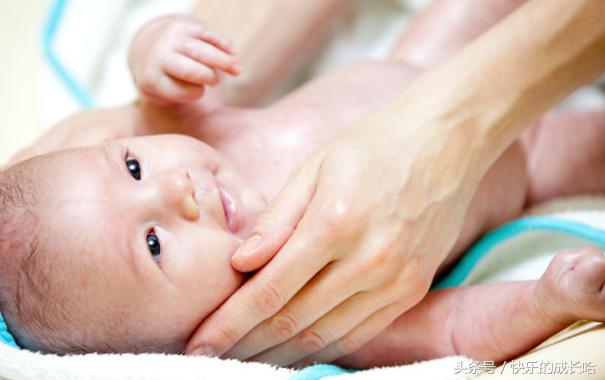 新生儿怎么喂养母乳和奶粉,新生儿奶粉喂养指南及正确方法