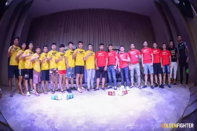 中国小将擂台打倒日本选手,中国小将逆转罗马