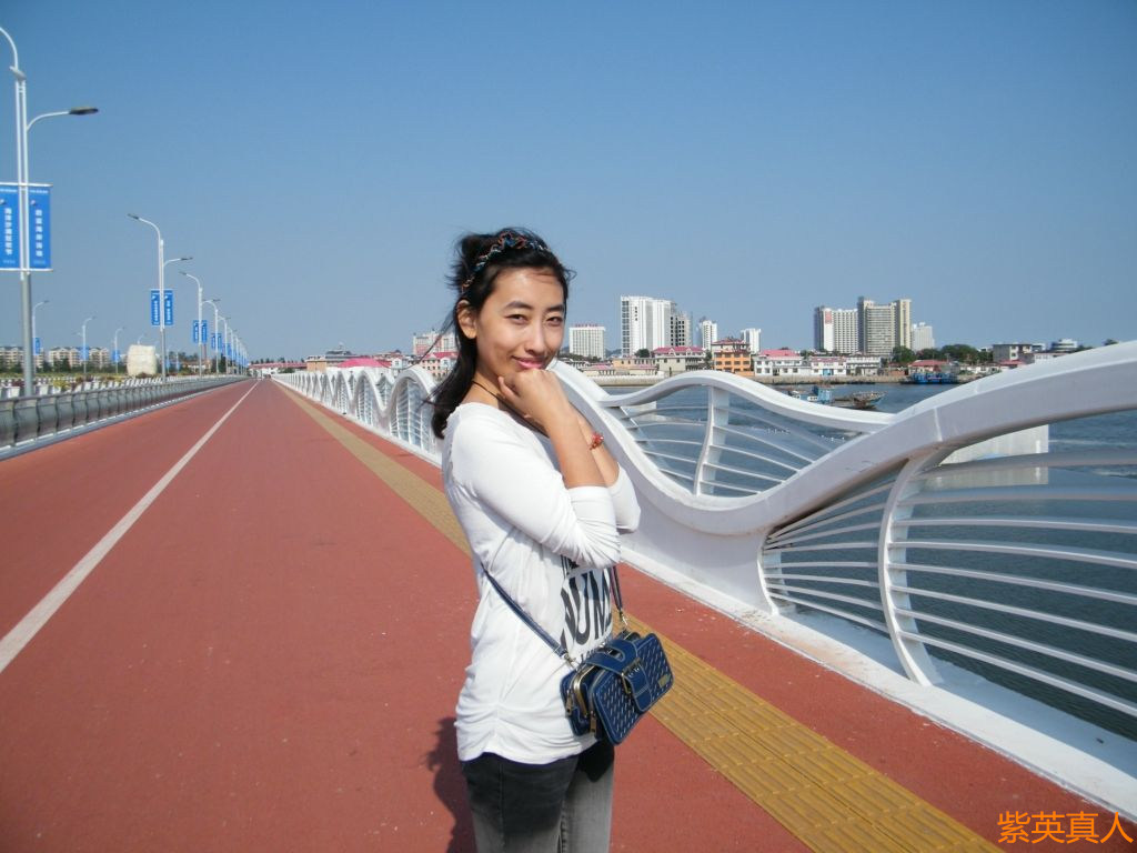 跟前女友分手了她谈朋友了又后悔,和女生分手了见面很尴尬