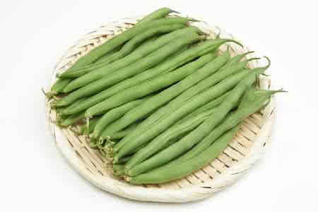 这个季节吃嫩蚕豆,这个季节吃的菜豆