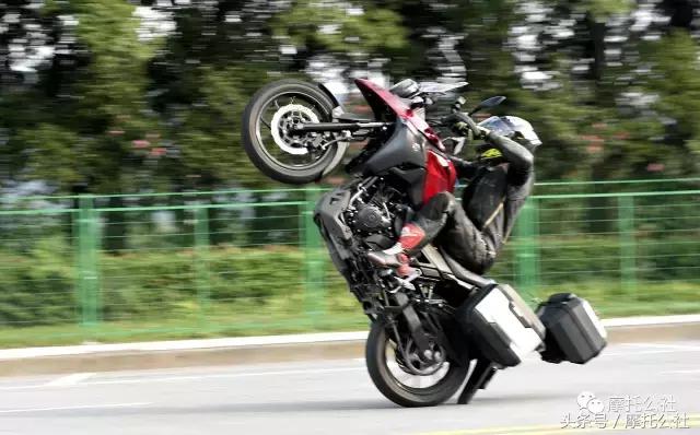 豪爵dl150和豪爵铃木dl250怎么选,豪爵铃木dl250和豪爵dr300怎么选