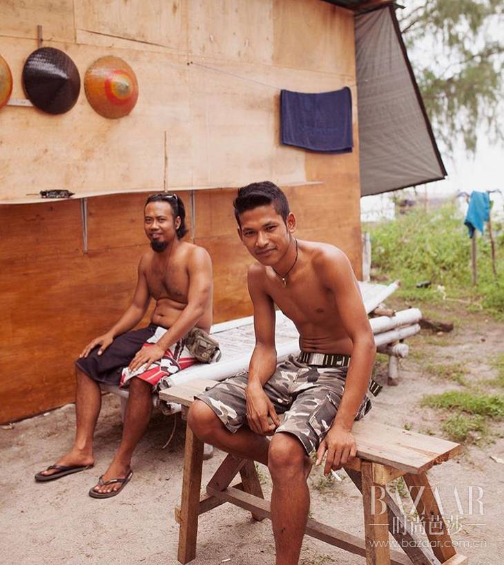 旅行照这么摆pose就很好看,出门旅游拍照姿势ins