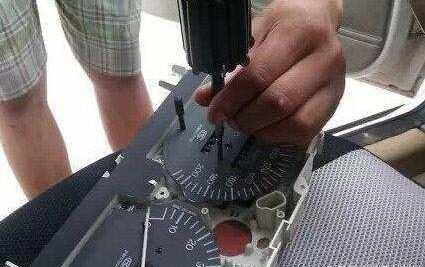 里程表重头调整,老司机开几万公里只用1挡