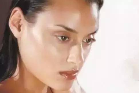 祛除黑头粉刺痘痘螨虫收缩毛孔,鼻子黑头多脸上毛孔大是螨虫