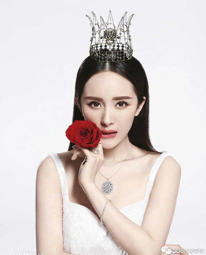 戚薇的妆容教程,戚薇湿发烟熏妆