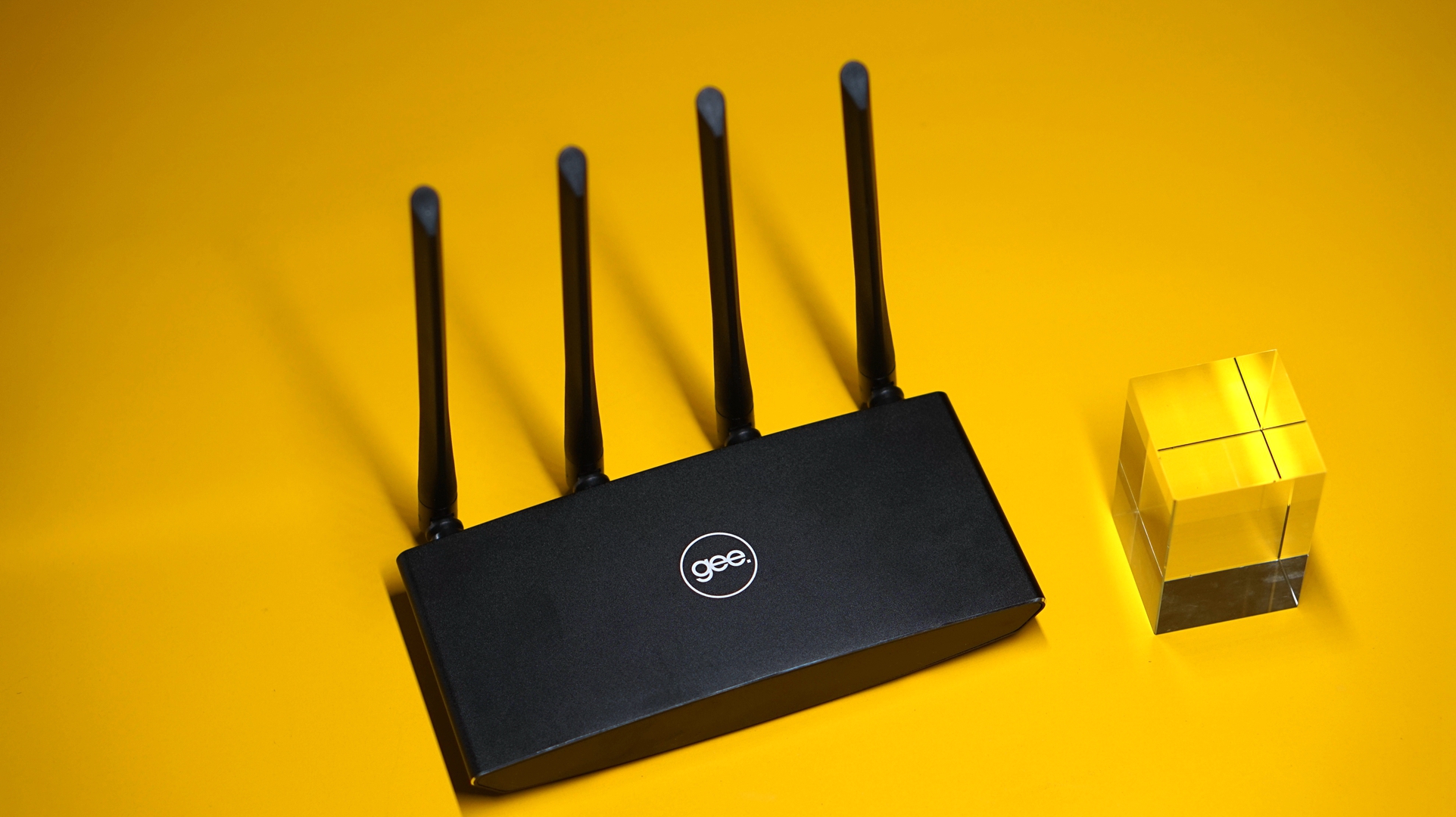 「极路由3Pro测评」：300以内，真智能+真千兆？