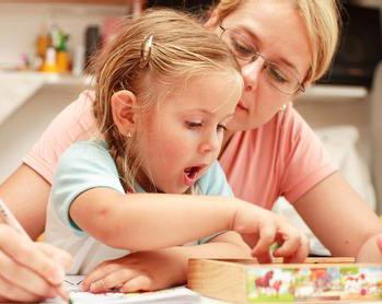 母爱产生隔阂,婴儿和妈妈关系不亲近是怎么回事