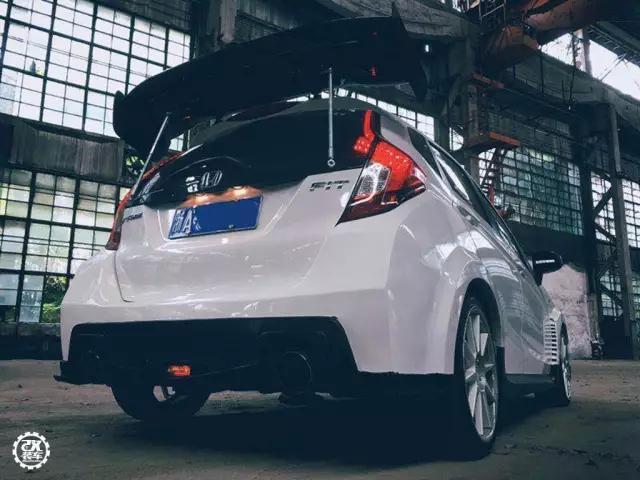 70万的进口思域太遥远，杭州车友将飞度GK5打造成Type-R外观