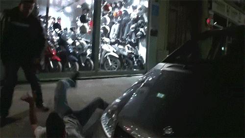 刚才你嫂子来电话说又堵了，你快去看看吧